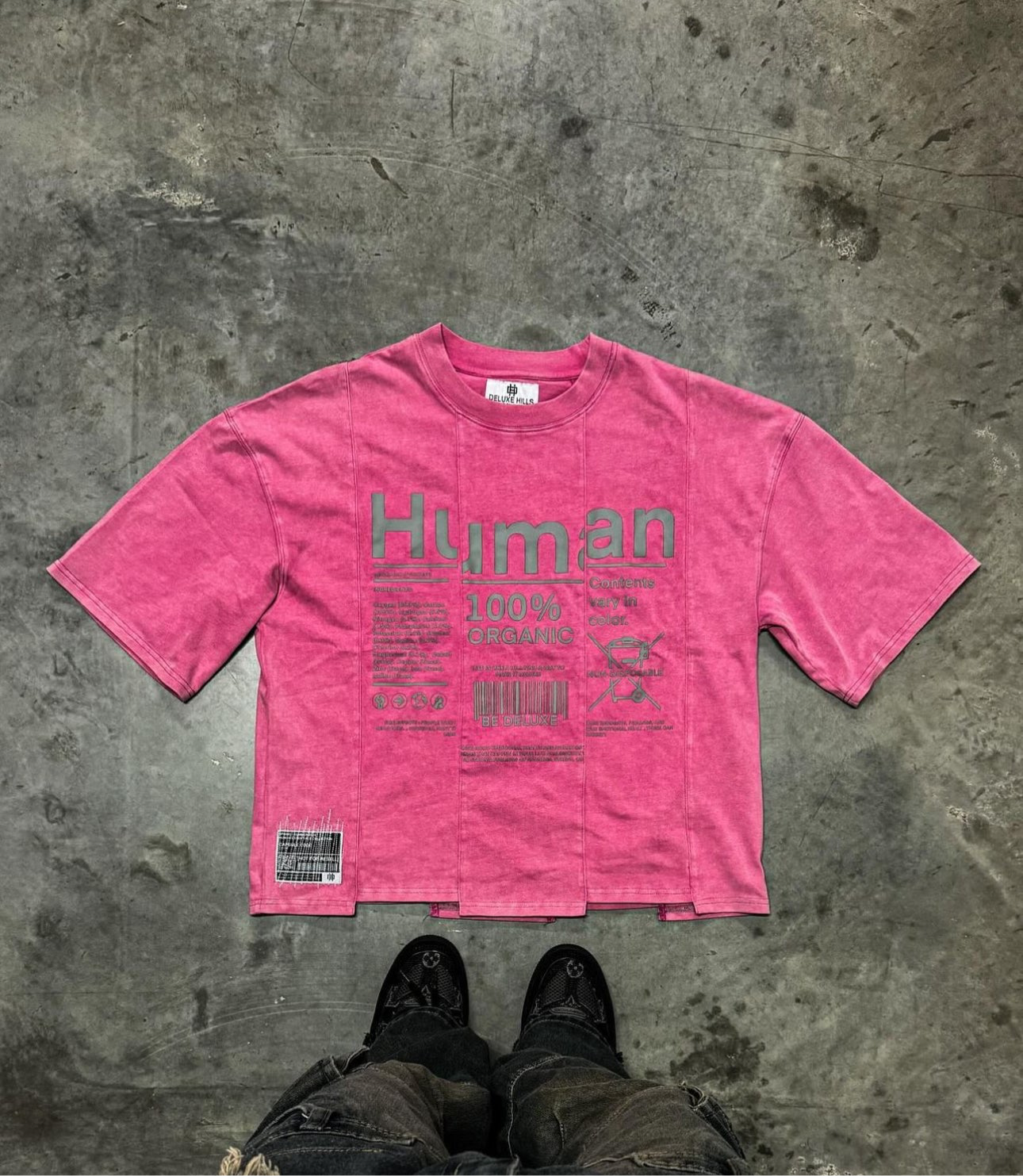 DELUXE HUMAN TEE